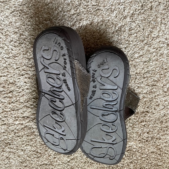 Skechers Tone Ups Flip Flops Sandals Bronze Style # 38737 Womens Size 7 - Picture 2 of 4